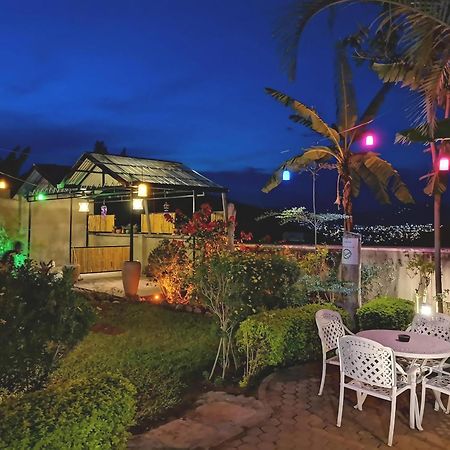Yambi Guesthouse Кигали Экстерьер фото