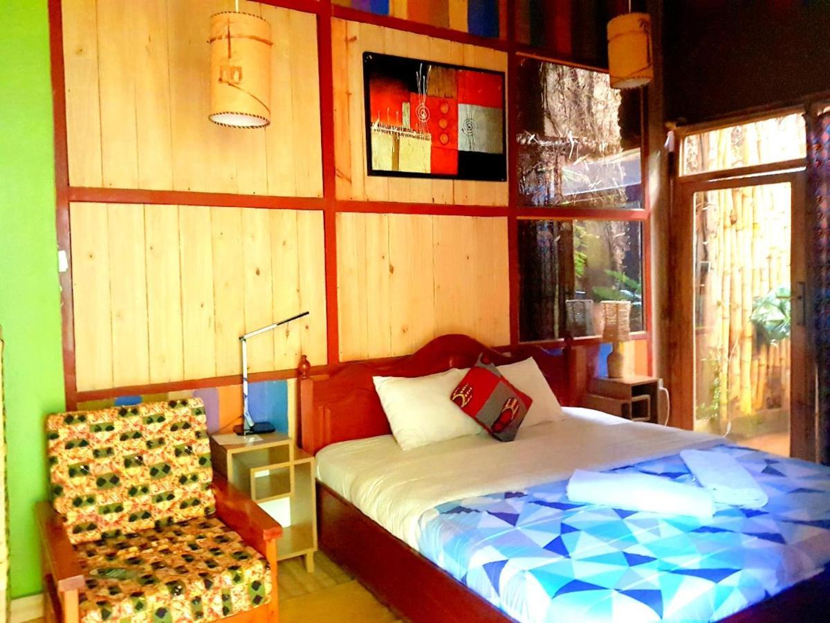 Yambi Guesthouse Кигали Экстерьер фото