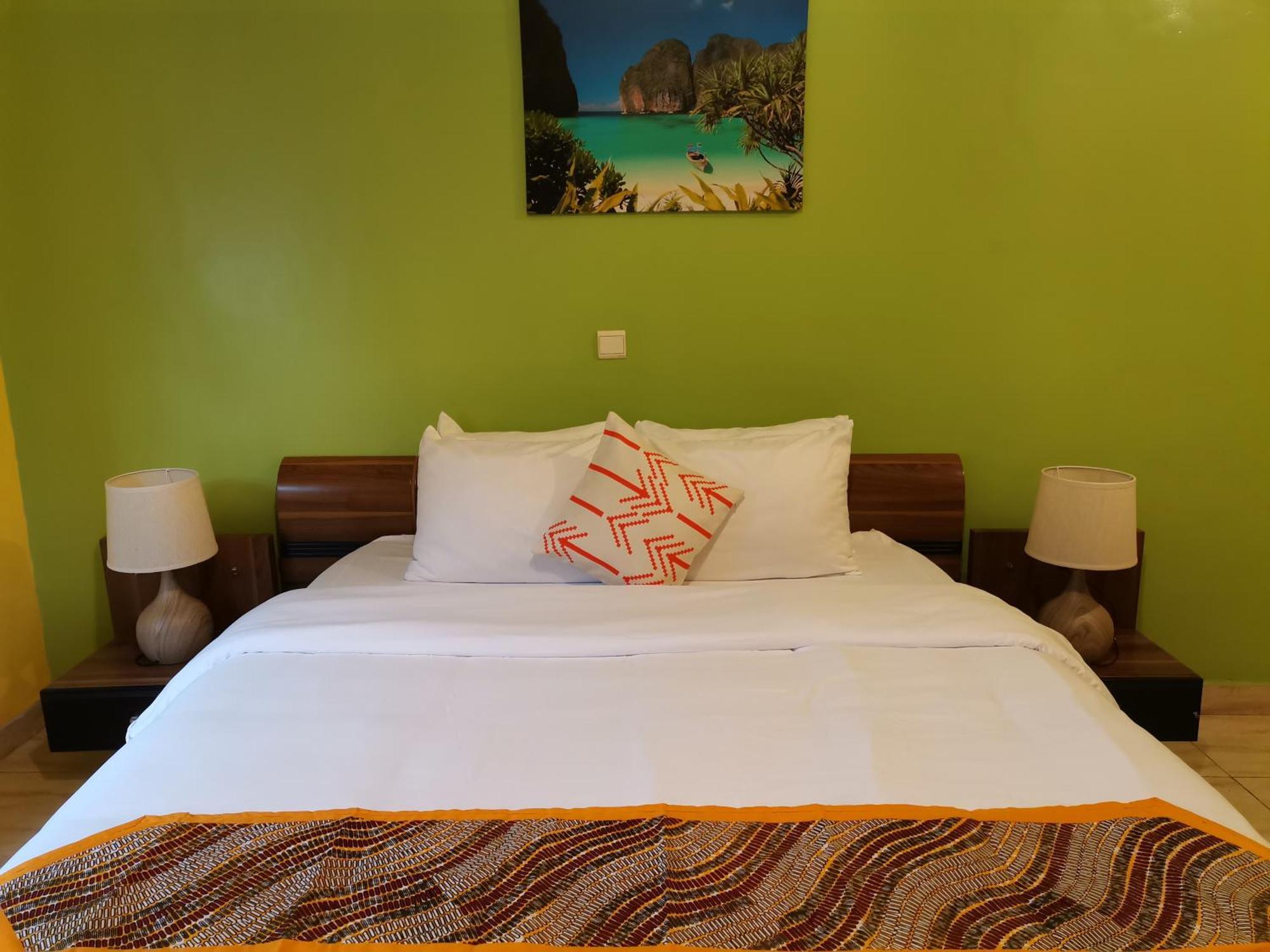 Yambi Guesthouse Кигали Экстерьер фото